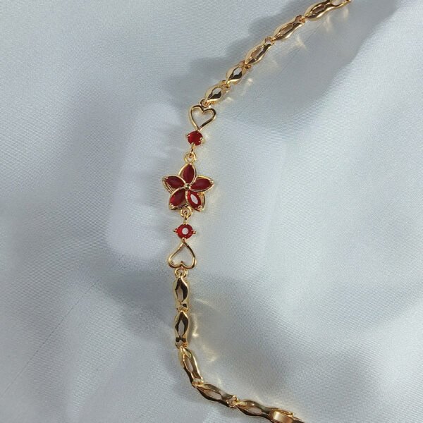 Red Rose Bracelet - Lifestyle - Luxore