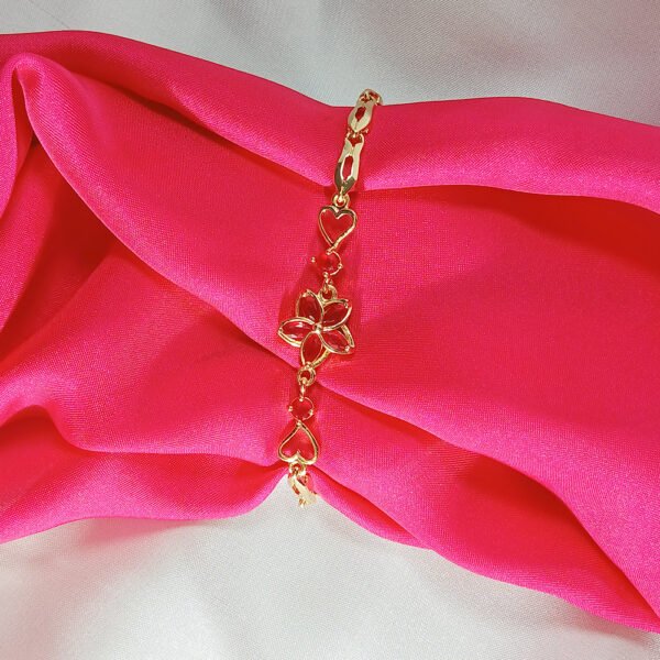 Red Rose Bracelet - Lifestyle - Luxore